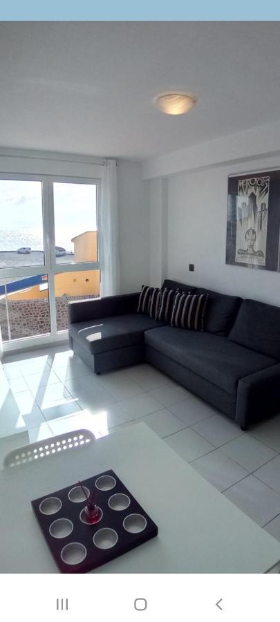 Un Dormitorio Frente Playa El Medano Exterior photo